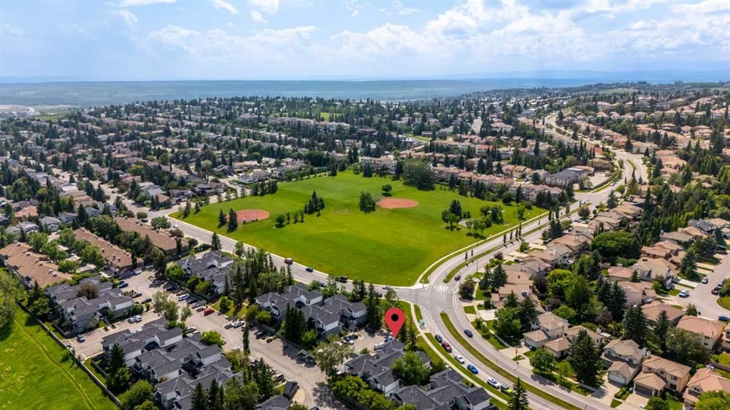 503 Signal Hill Green SW, Calgary — photo 2 of 40