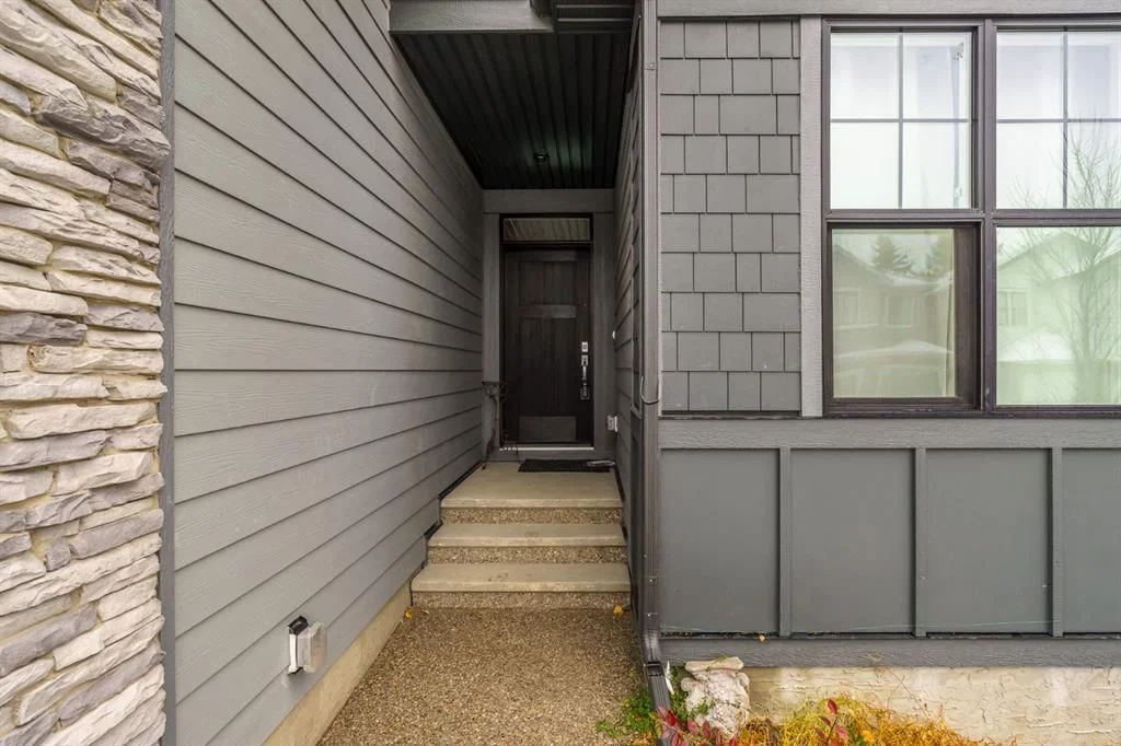 660 Shawnee Terrace SW, Calgary — photo 2 of 41