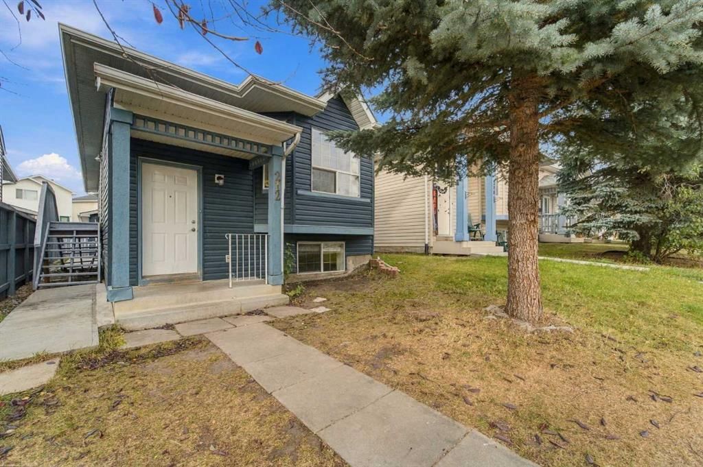 212 Coral Springs Circle NE, Calgary — main listing photo