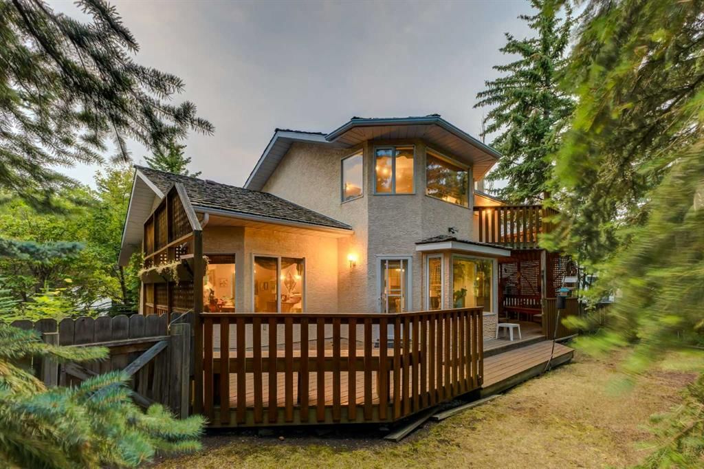 660 Coach Grove Road SW, Calgary — photo 4 of 45