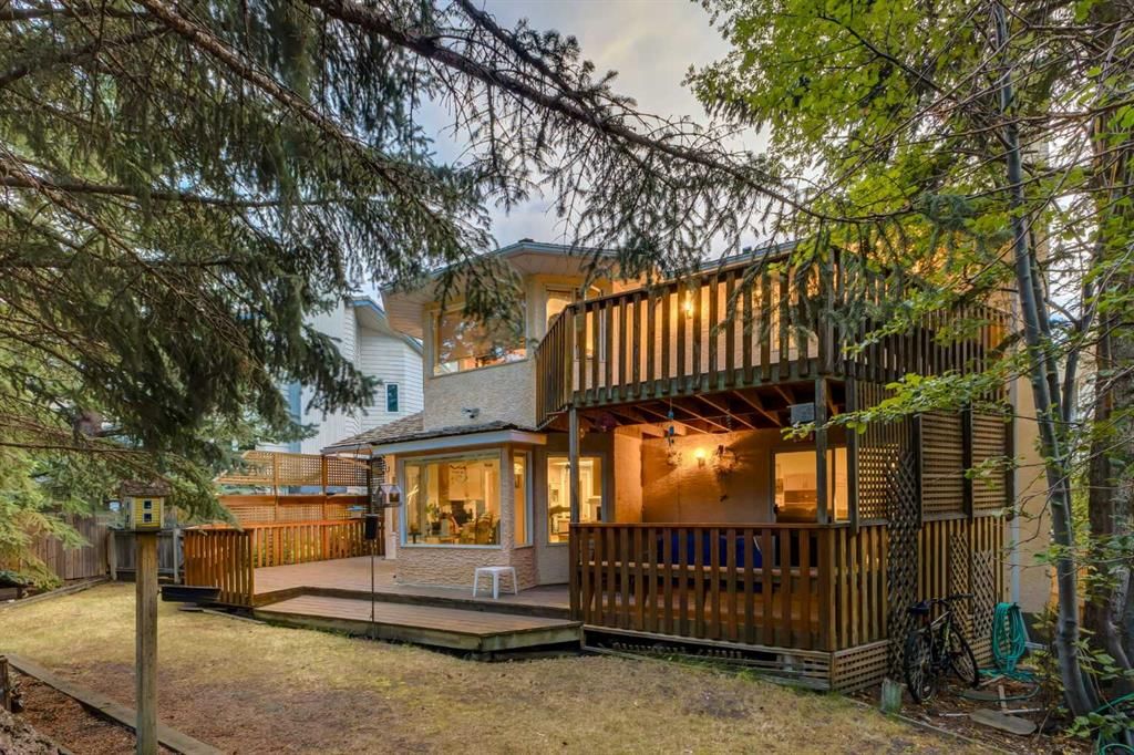 660 Coach Grove Road SW, Calgary — photo 5 of 45