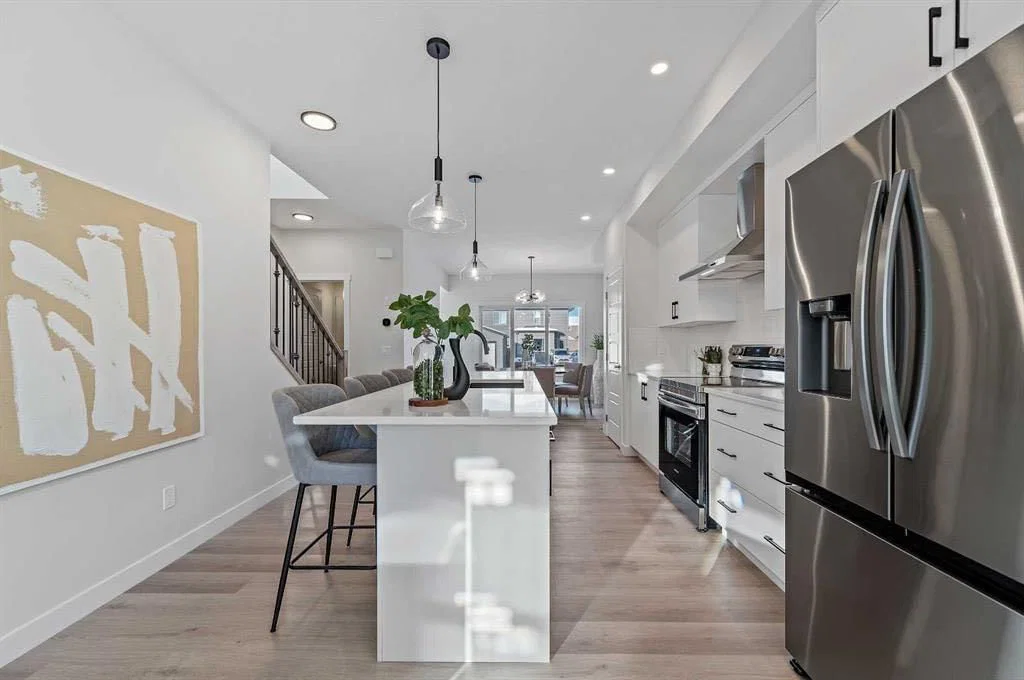 48 Lewiston Street NE, Calgary — photo 4 of 31