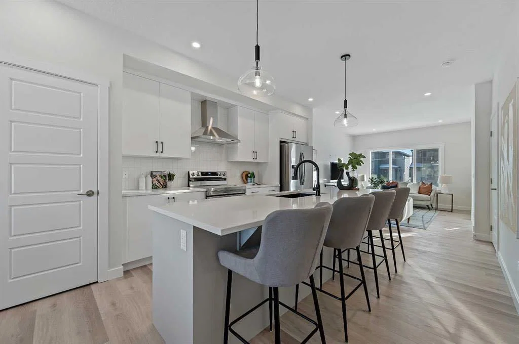 48 Lewiston Street NE, Calgary — photo 5 of 31