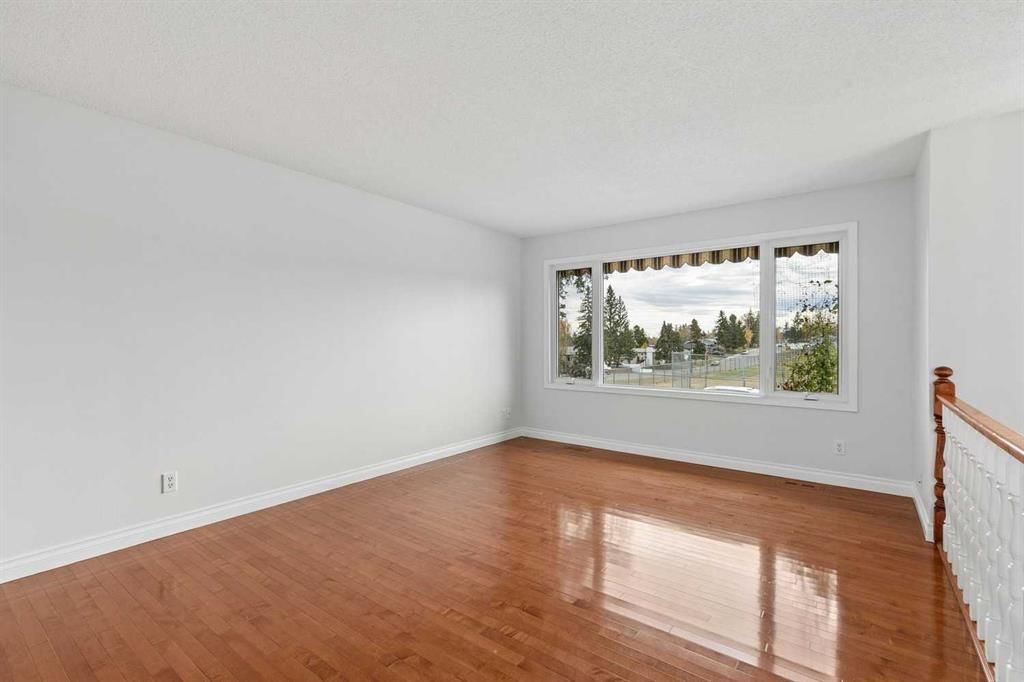 808 Stonehaven Road SW, Calgary — photo 2 of 50