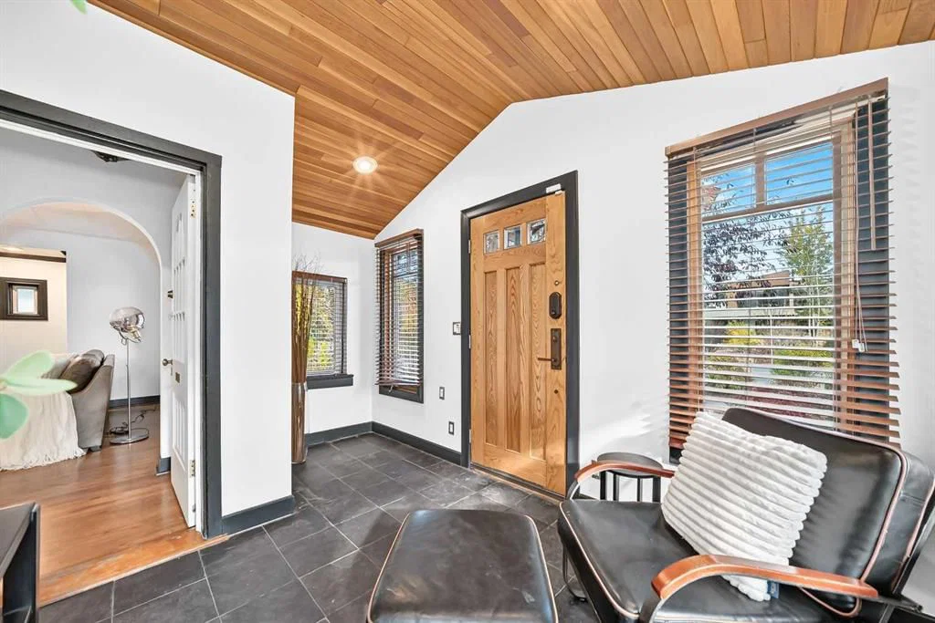 3035 4 Street SW, Calgary — photo 4 of 49