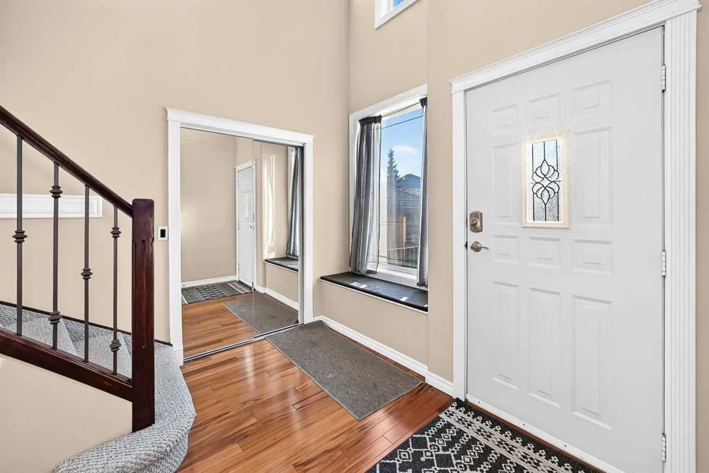 222 Royal Crest Place NW, Calgary — photo 4 of 48