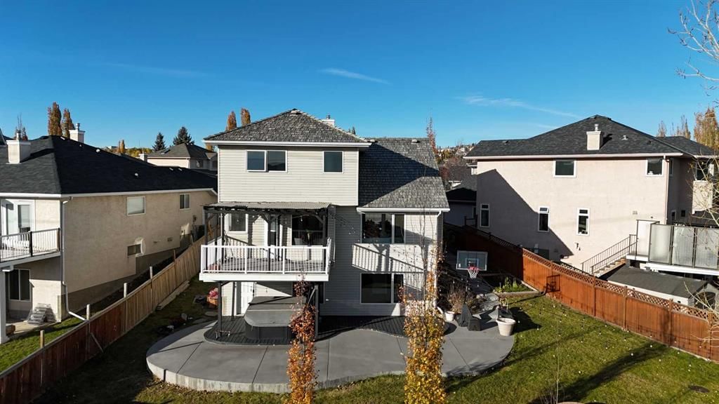717 Sierra Madre Court SW, Calgary — photo 2 of 34