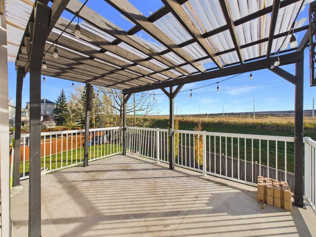 717 Sierra Madre Court SW, Calgary — photo 5 of 34