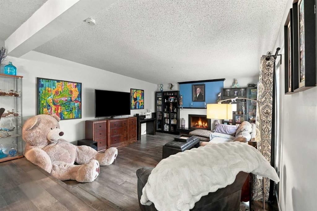 104 Cantree Place SW, Calgary — photo 4 of 50
