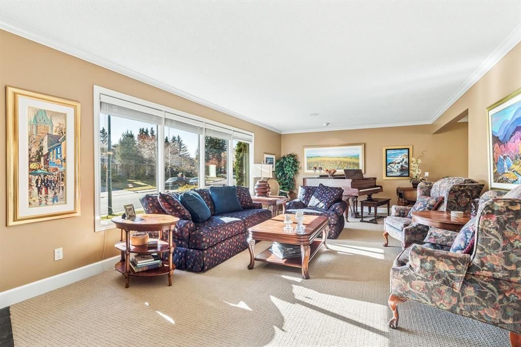 1228 Kerwood Crescent SW, Calgary — photo 4 of 44
