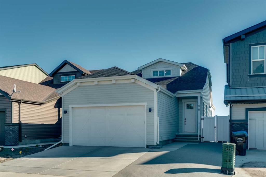 198 Savoy Landing SE, Calgary — photo 2 of 50
