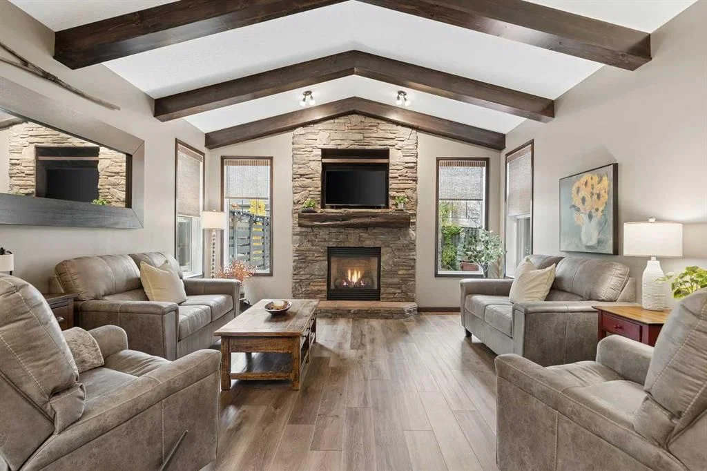 32 Cranarch Bay SE, Calgary — main listing photo