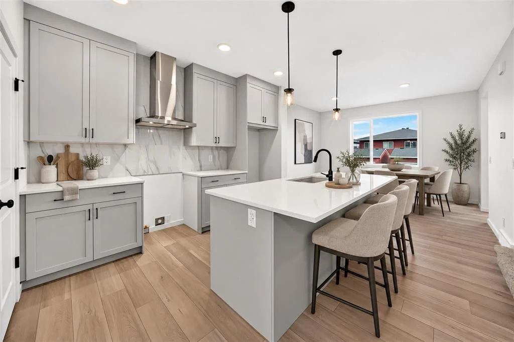 84 Creekside Rise SW, Calgary — main listing photo