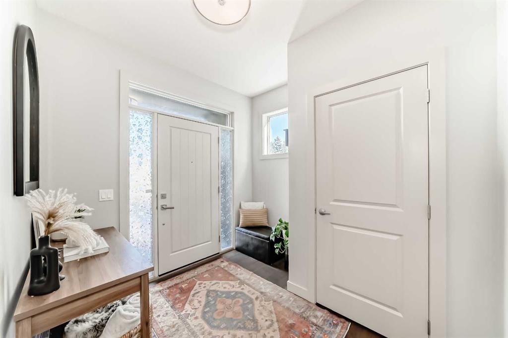 743 Shawnee Drive SW, Calgary — photo 4 of 50