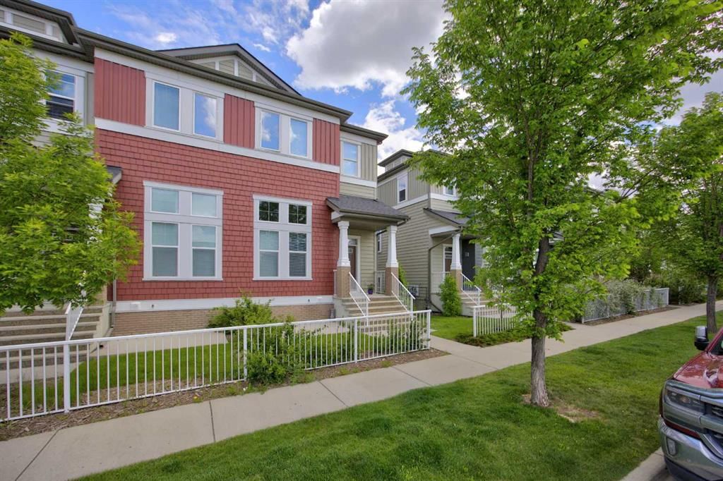 913 Evanston Square NW, Calgary — photo 3 of 39