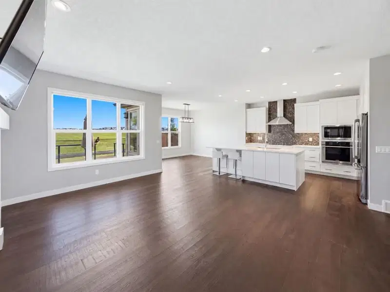 290 Masters Avenue SE, Calgary — photo 3 of 50
