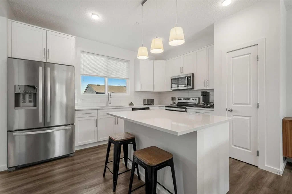 220 Livingston View NE, Calgary — photo 3 of 50