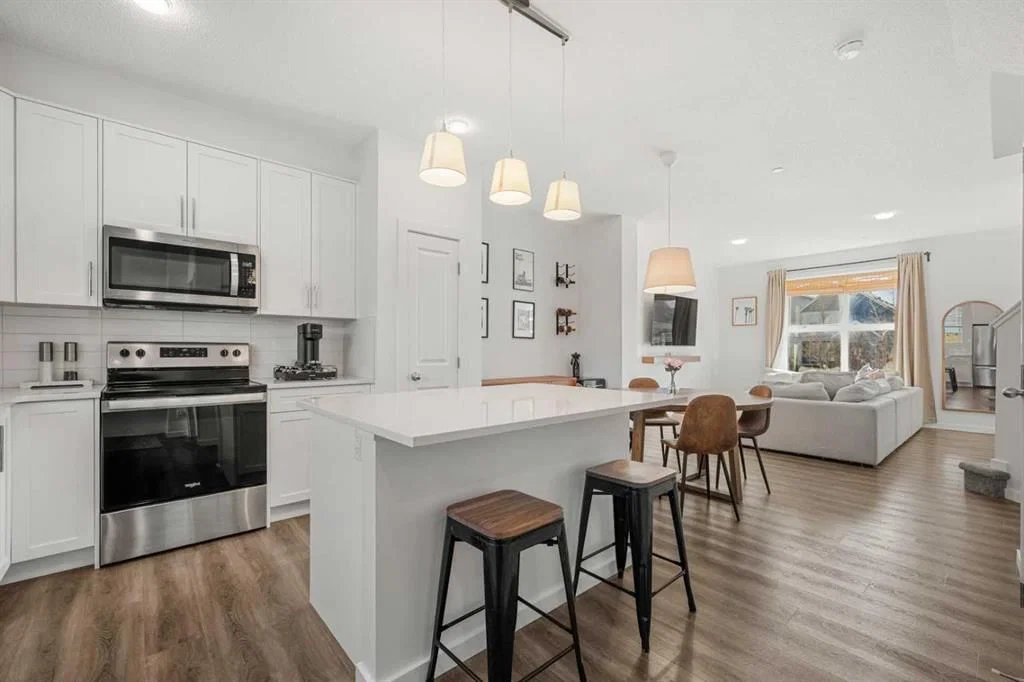 220 Livingston View NE, Calgary — photo 4 of 50