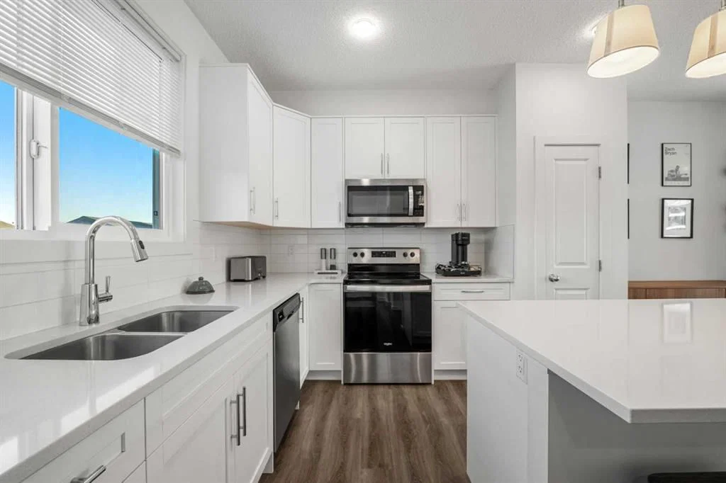 220 Livingston View NE, Calgary — photo 5 of 50