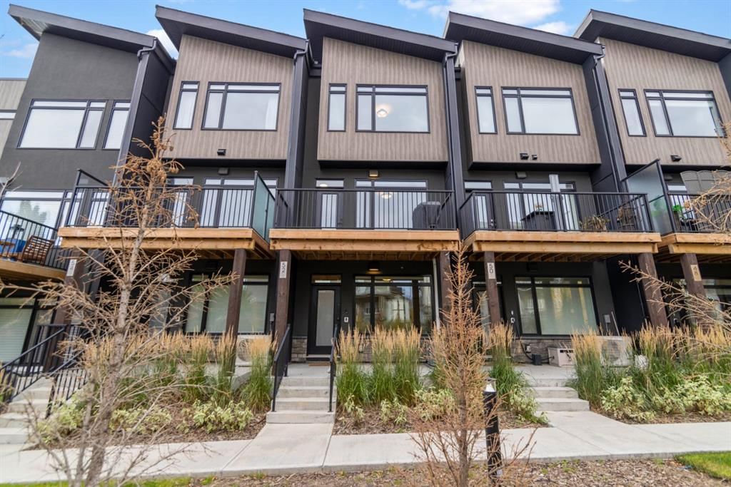 52 Royal Elm Green NW, Calgary — main listing photo