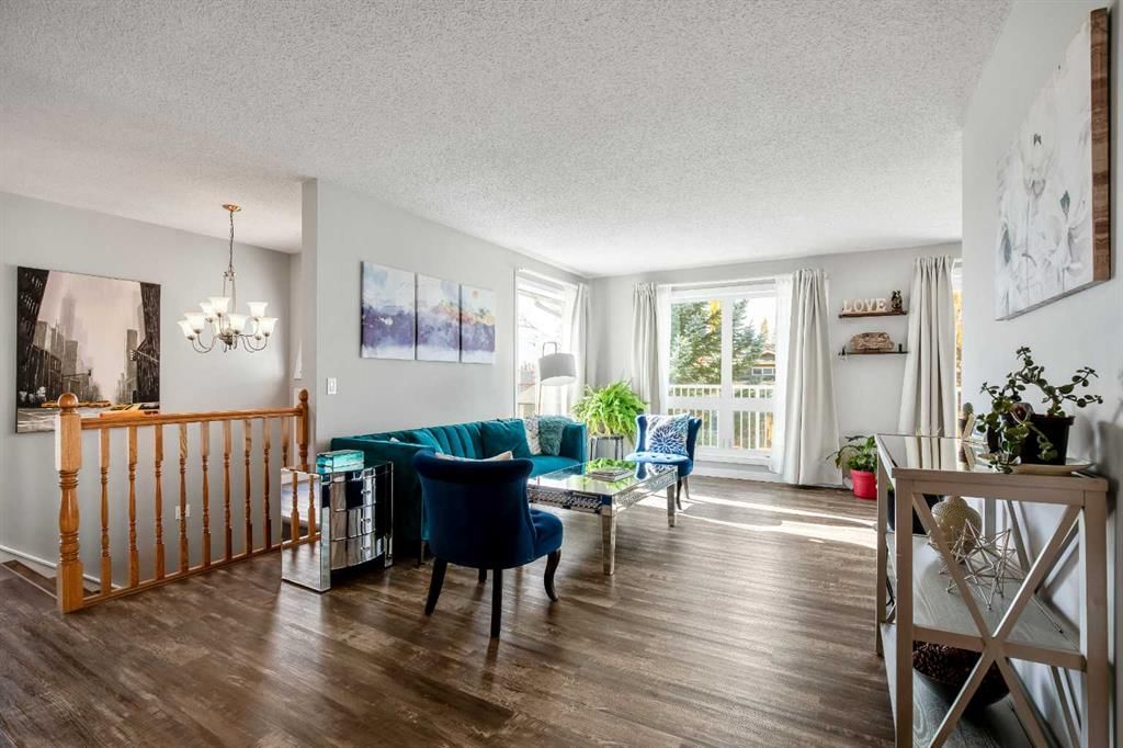 71 Strathclair Rise SW, Calgary — photo 4 of 38