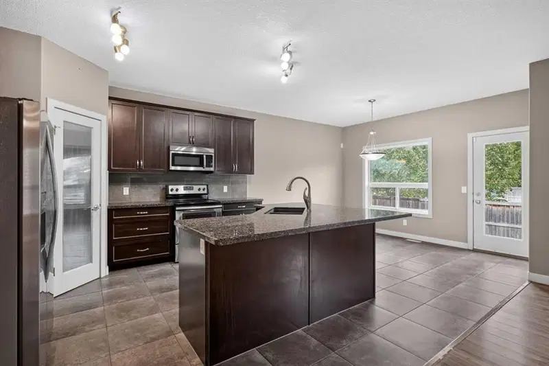 129 Everhollow Rise SW, Calgary — photo 3 of 41