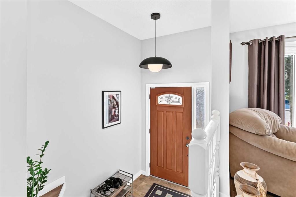 132 Millrise Drive SW, Calgary — photo 3 of 50