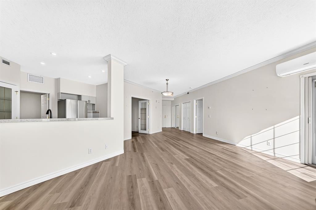 314, 728 Country Hills Road NW, Calgary — photo 3 of 35