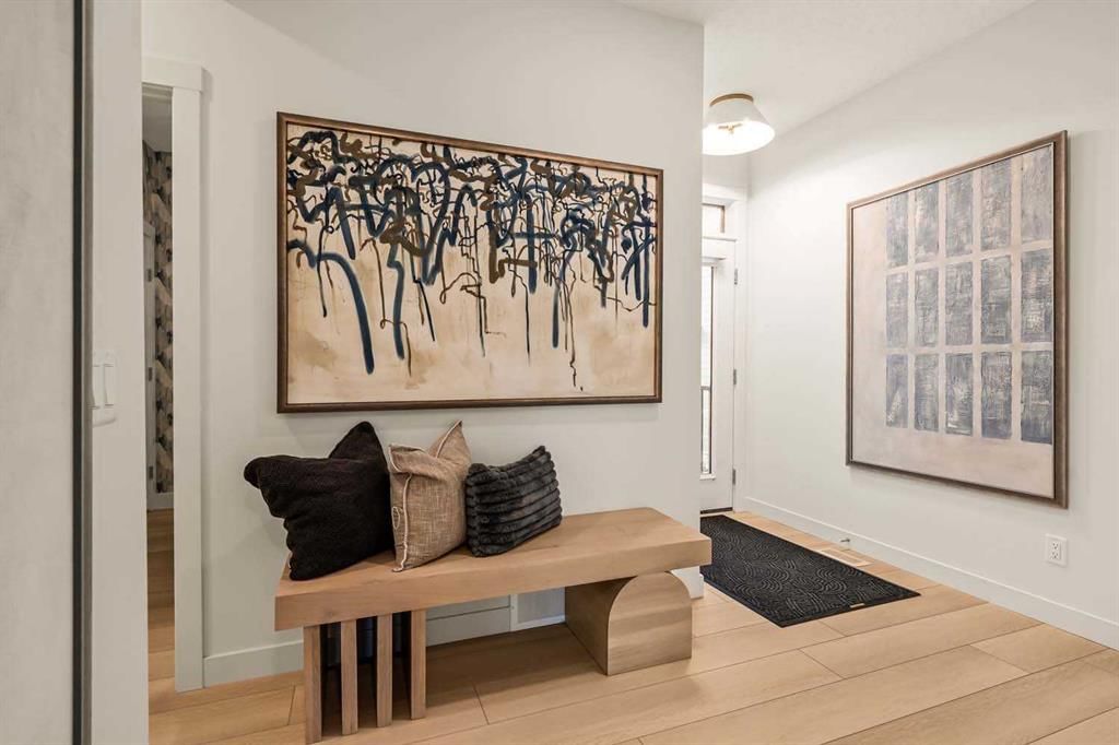 124 Starling Place NW, Calgary — photo 2 of 29