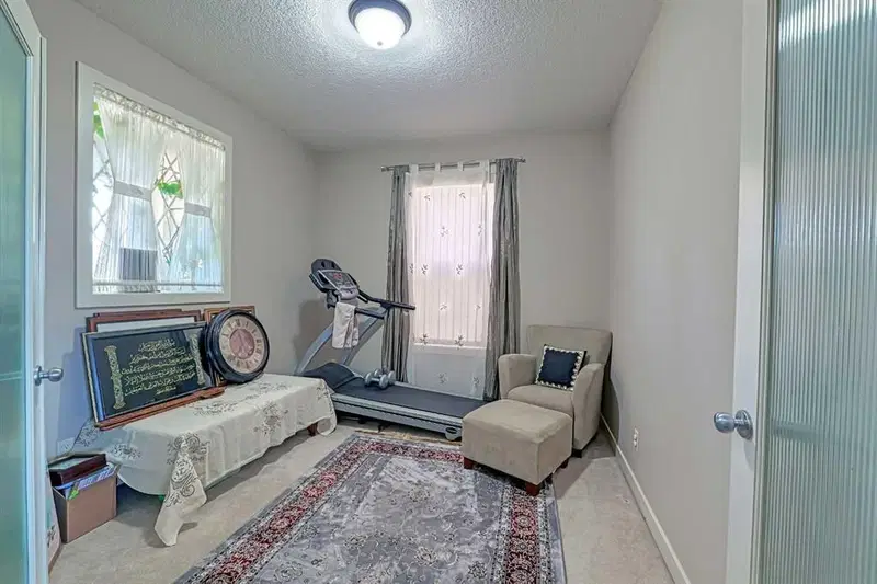 247 Pantego Way NW, Calgary — photo 4 of 47