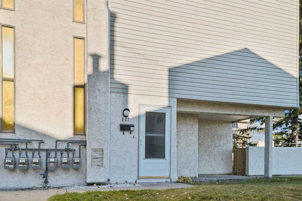 401, 3500 Varsity Drive NW, Calgary — photo 2 of 31