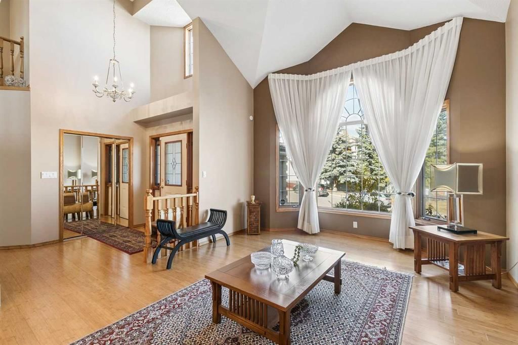 24 Signature Point SW, Calgary — photo 3 of 41