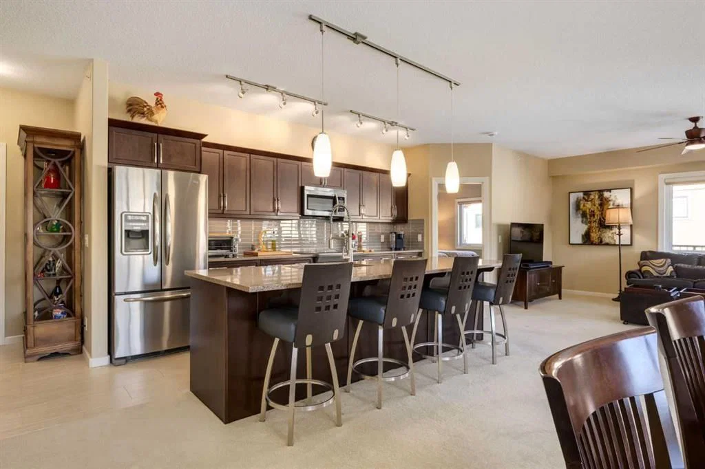 204, 103 Valley Ridge Manor NW, Calgary — photo 5 of 31