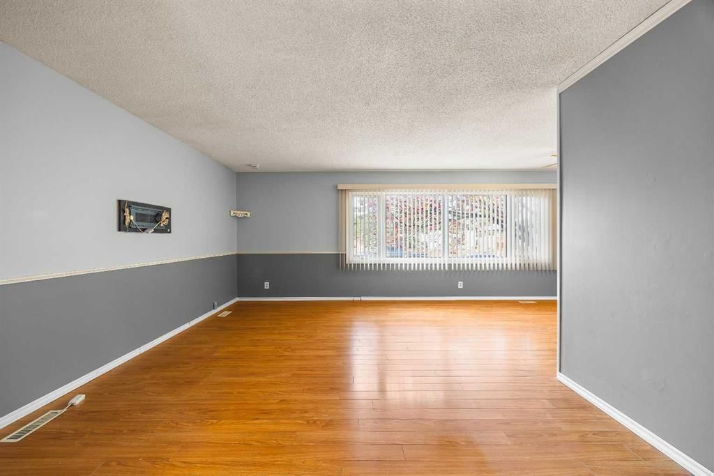 272 Huntington Close NE, Calgary — photo 3 of 42