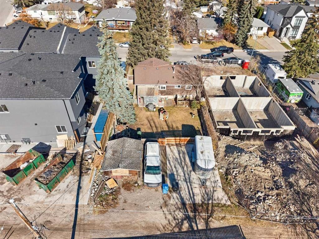 6503 33 Avenue NW, Calgary — photo 5 of 12