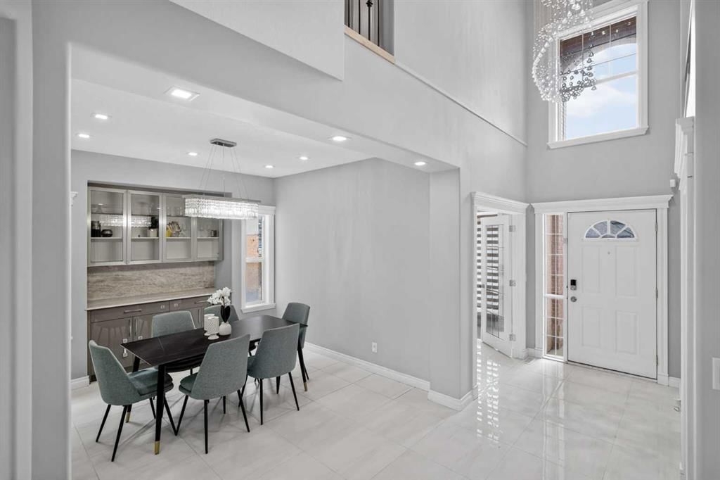 1433 Strathcona Drive SW, Calgary — photo 3 of 39
