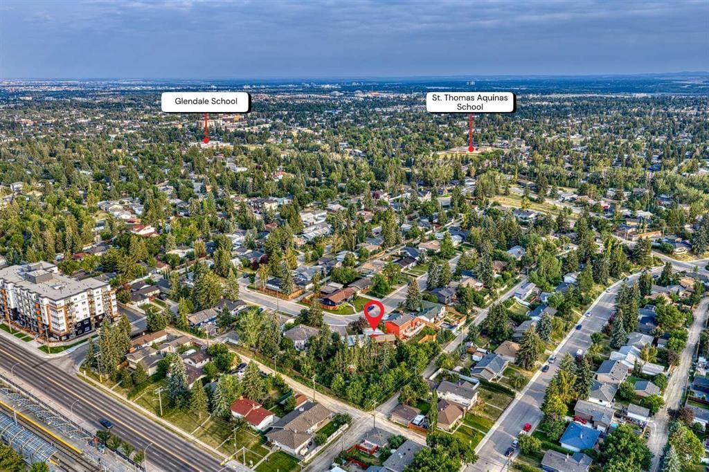 15 Glenview Drive SW, Calgary — photo 3 of 21