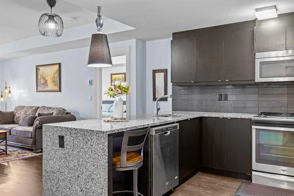 322, 45 Aspenmont Heights SW, Calgary — photo 5 of 32