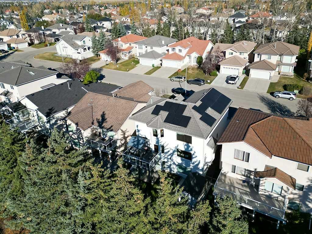 150 Hampstead Close NW, Calgary — photo 3 of 46
