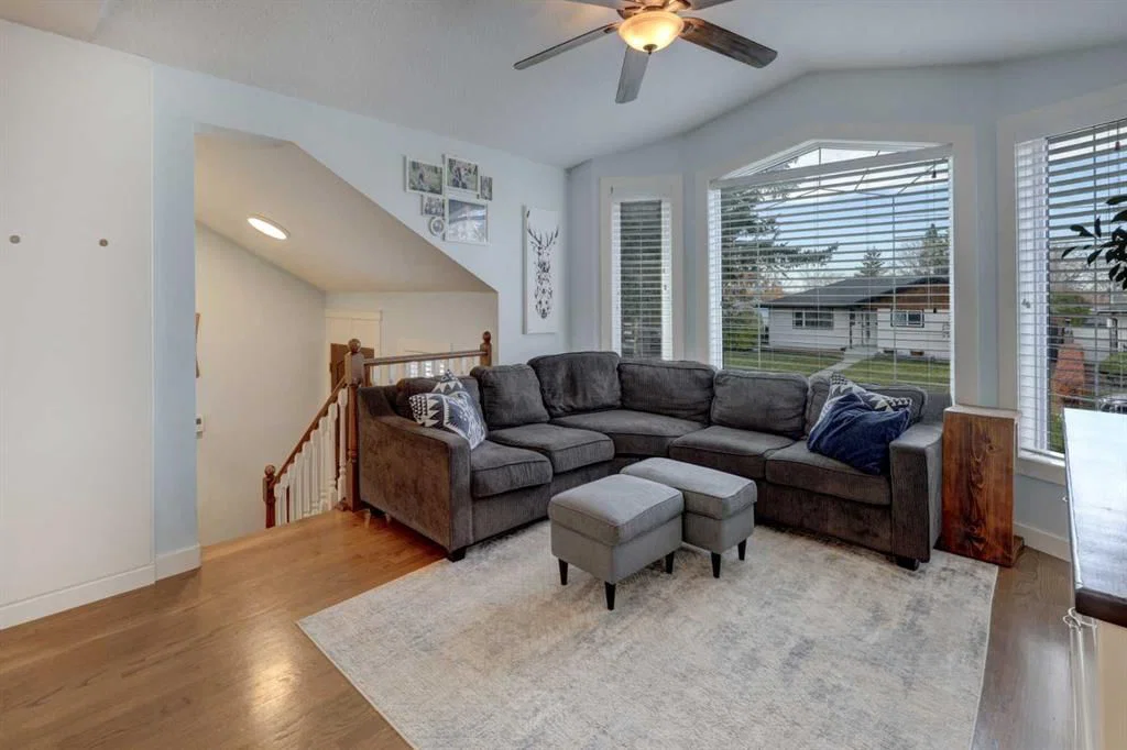1042 17A Street NE, Calgary — photo 4 of 39
