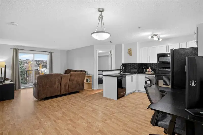 4304, 60 Panatella Street NW, Calgary — photo 3 of 31