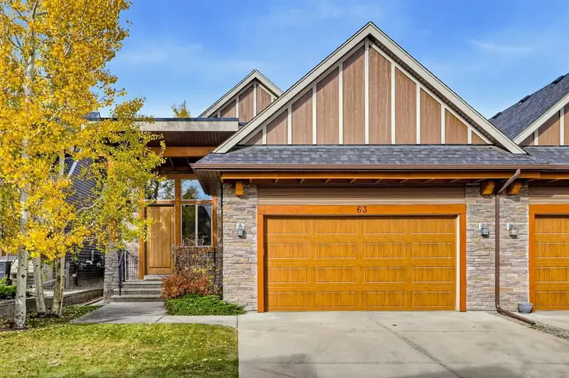 63 Cortina Villas SW, Calgary — main listing photo