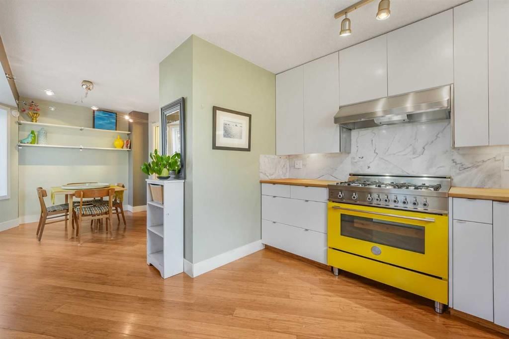 555 Killarney Glen Court SW, Calgary — photo 3 of 50