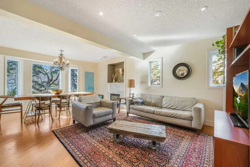 555 Killarney Glen Court SW, Calgary — photo 4 of 50
