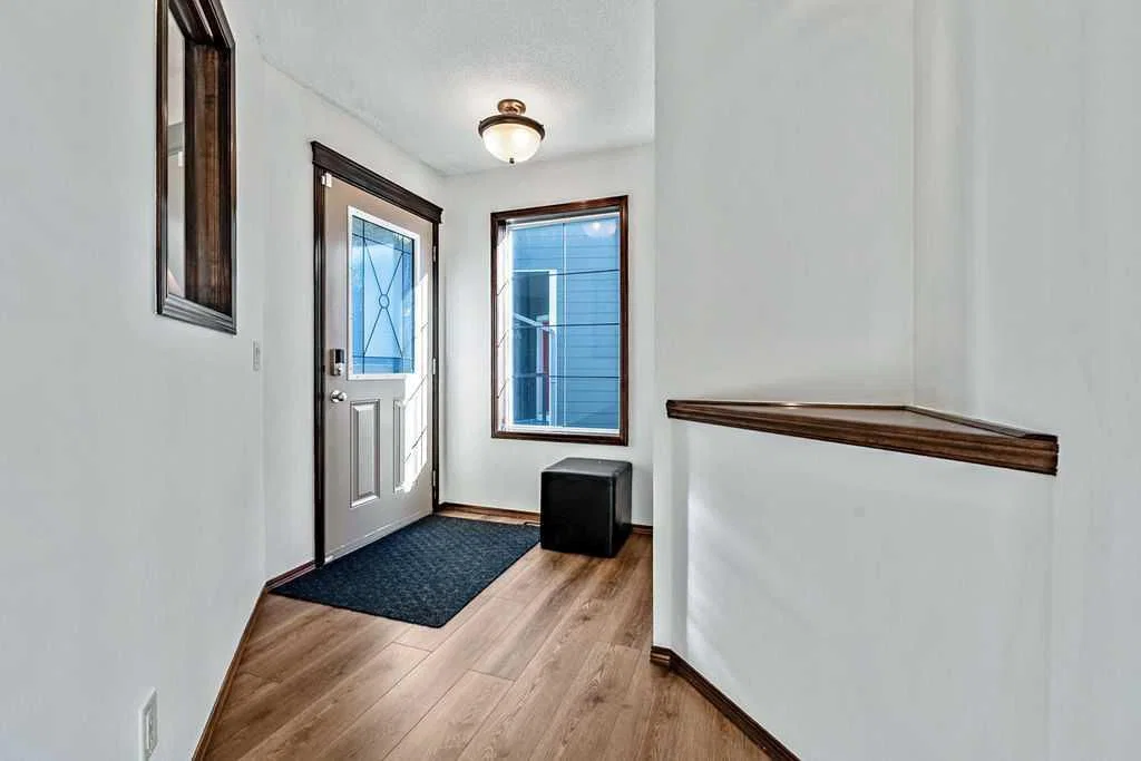 180 Chapalina Heights SE, Calgary — photo 4 of 38