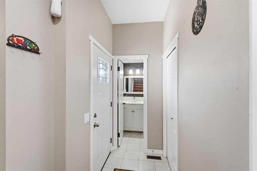227 Abalone Place NE, Calgary — photo 4 of 34