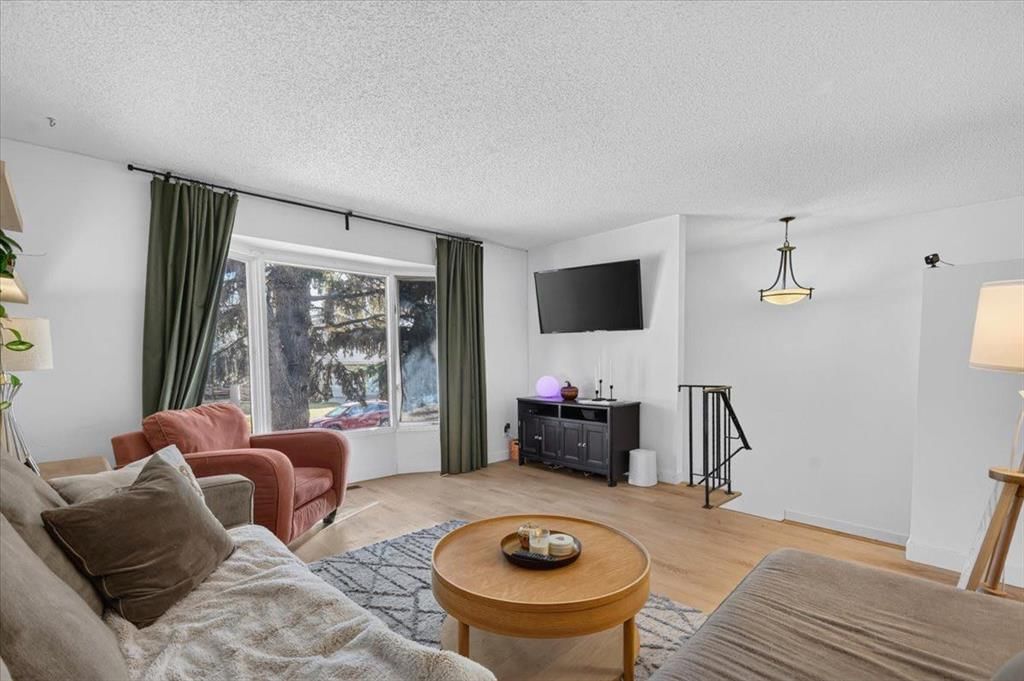 219 Sunvale Crescent SE, Calgary — photo 2 of 24