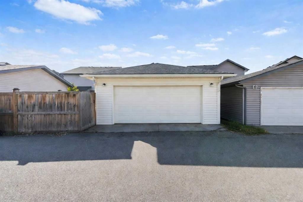 195 Elgin Rise SE, Calgary — photo 2 of 47