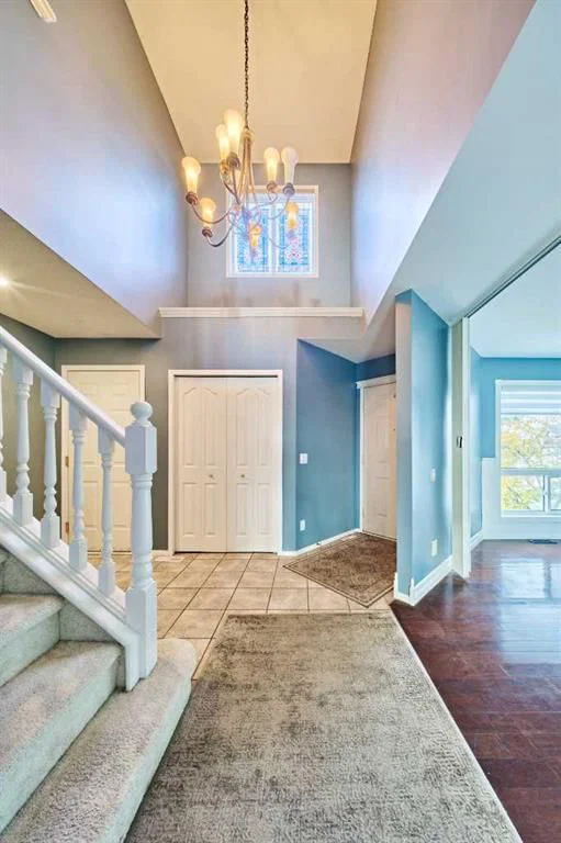 65 Somerglen Park SW, Calgary — photo 4 of 50