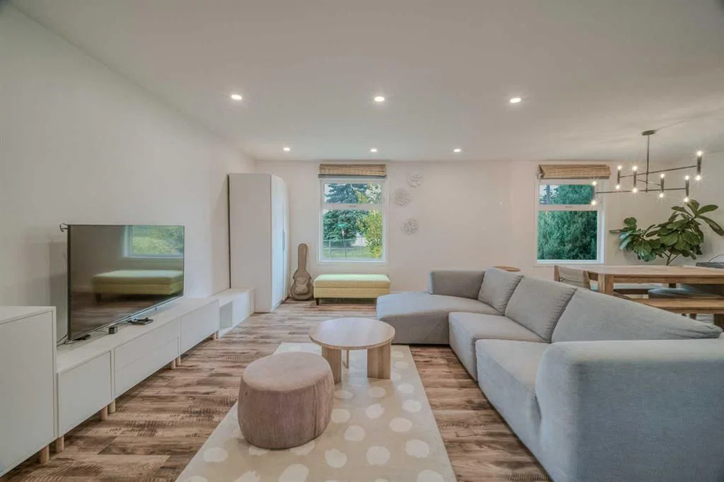 4035 Fonda Way SE, Calgary — photo 3 of 50
